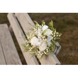 Witness, bridesmaid and mothers autumn wedding bouquet